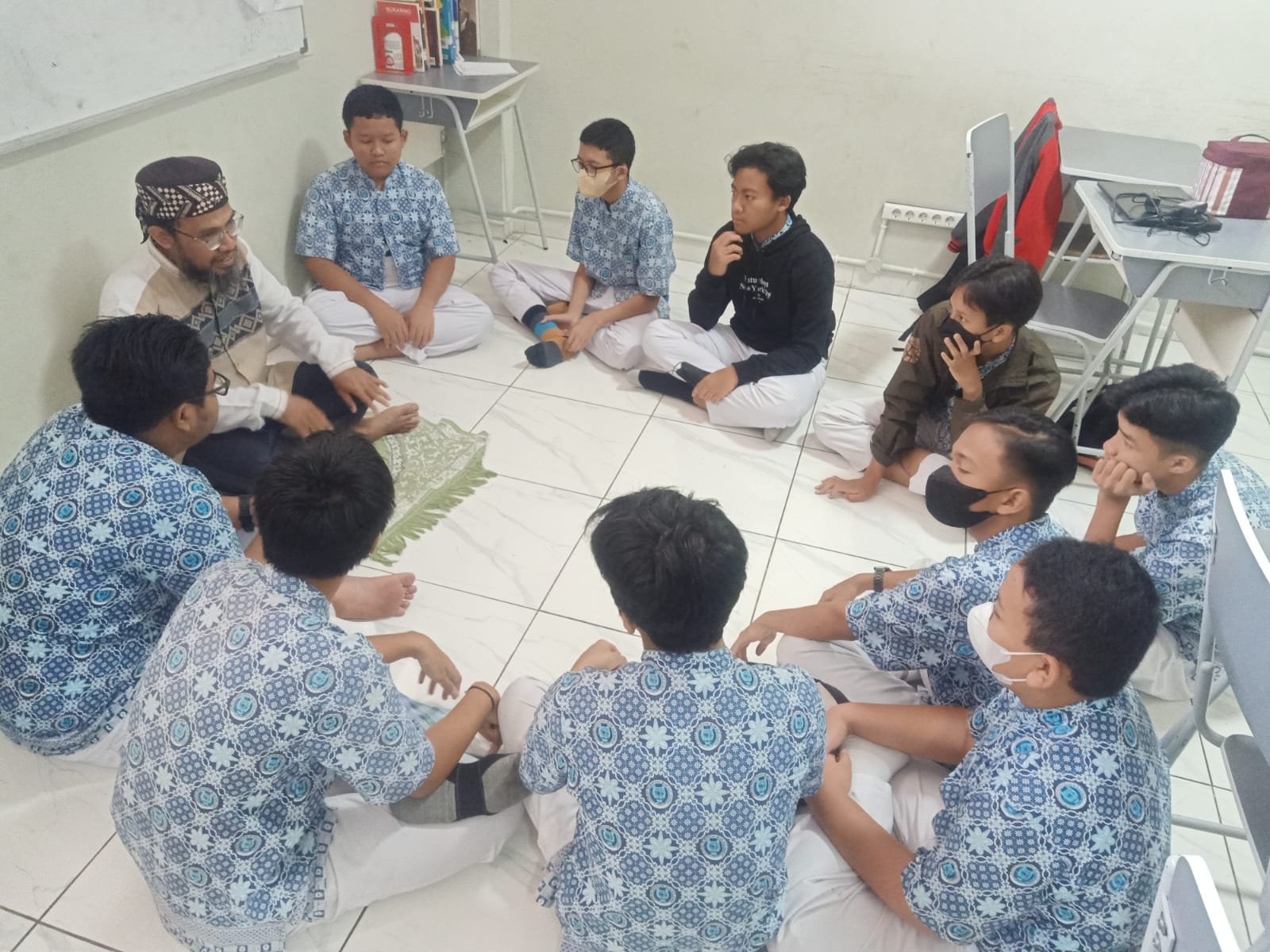 Mentoring Jumat SMPIT Nur Hikmah : Perkuat dan Tekankan Sholat wajib tepat Waktu