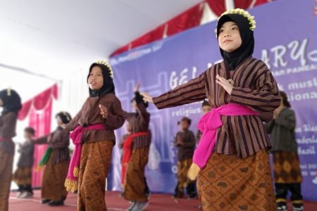 SDIT NUR HIKMAH Tampilkan Kearifan Lokal Dalam Gelar Karya P5