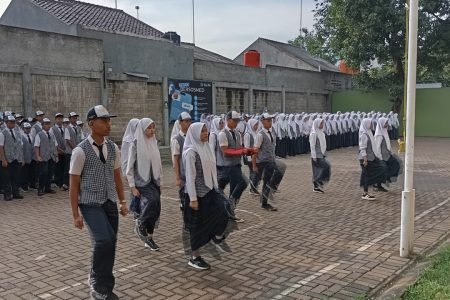 Upacara Bendera Awal Semester 2 di SMPIT Nur Hikmah Berlangsung Khidmat