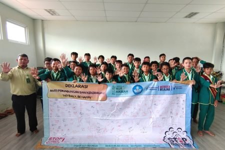 Deklarasi Sekolah Damai Anti-Bully di SMPIT Nur Hikmah