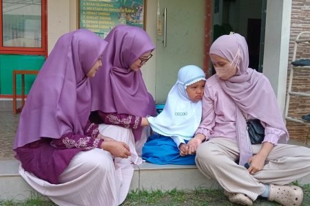 Tangis Pertama untuk Masa Depan: Adaptasi di Pekan Awal KB/TK Nur Hikmah