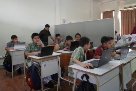 SDIT Nur Hikmah Bekasi Terapkan Aplikasi “Sekolahku” untuk Digitalisasi Pembelajaran