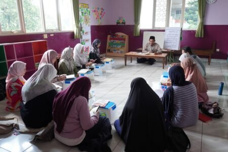 Melangkah Bersama Al-Qur’an: 100 Lebig Orangtua Siswa Ikuti Kelas Tahsin Perdana Nur Hikmah
