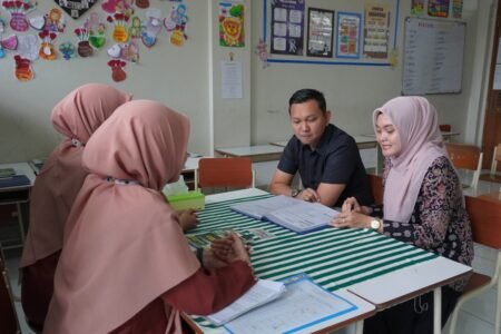 Penerimaan Rapor Nur Hikmah: Menguatkan Sinergi Sekolah dan Orang Tua