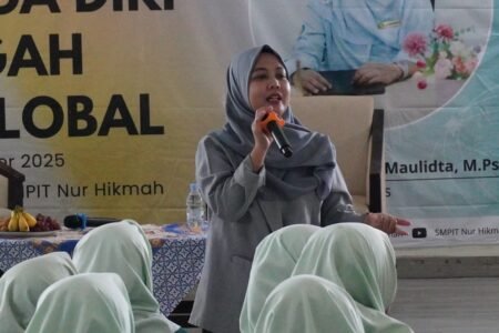 SMPIT Nur Hikmah Gelar Seminar Remaja: “Menjaga Diri di Tengah Tren Global”