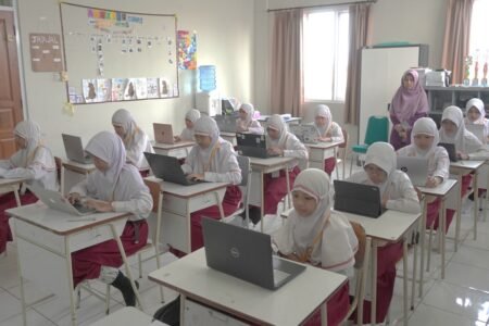 Menjaga Integritas dan Kesungguhan Belajar: Siswa Nur Hikmah Jalani Asesmen Tengah Semester