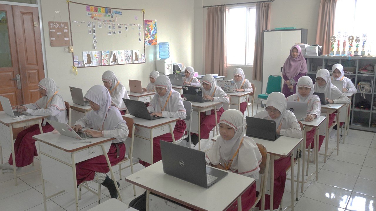 Menjaga Integritas dan Kesungguhan Belajar: Siswa Nur Hikmah Jalani Asesmen Tengah Semester