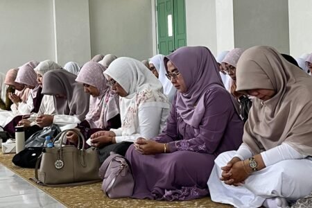 Doa Bersama Menyongsong SNBT: Haru dan Harap Mengiringi Langkah Siswa Kelas XII SMAIT Nur Hikmah