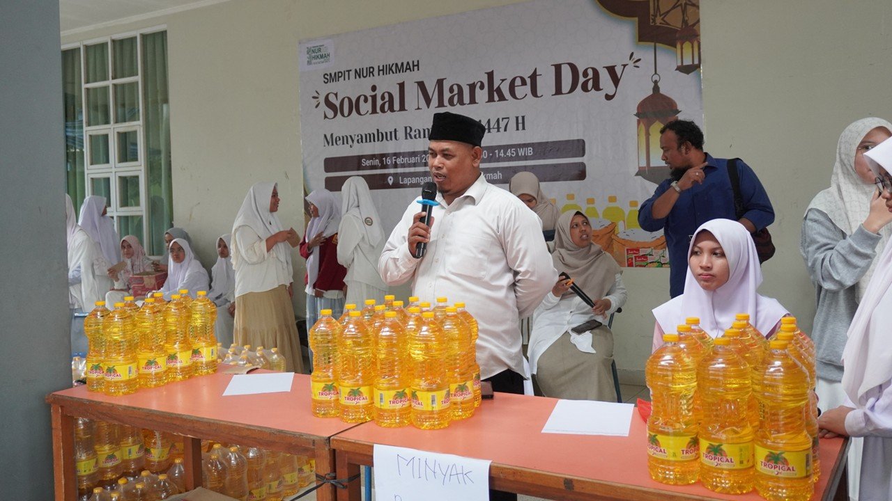Berbagi Menjelang Ramadhan: SMPIT Nur Hikmah Gelar Social Market Days untuk Masyarakat