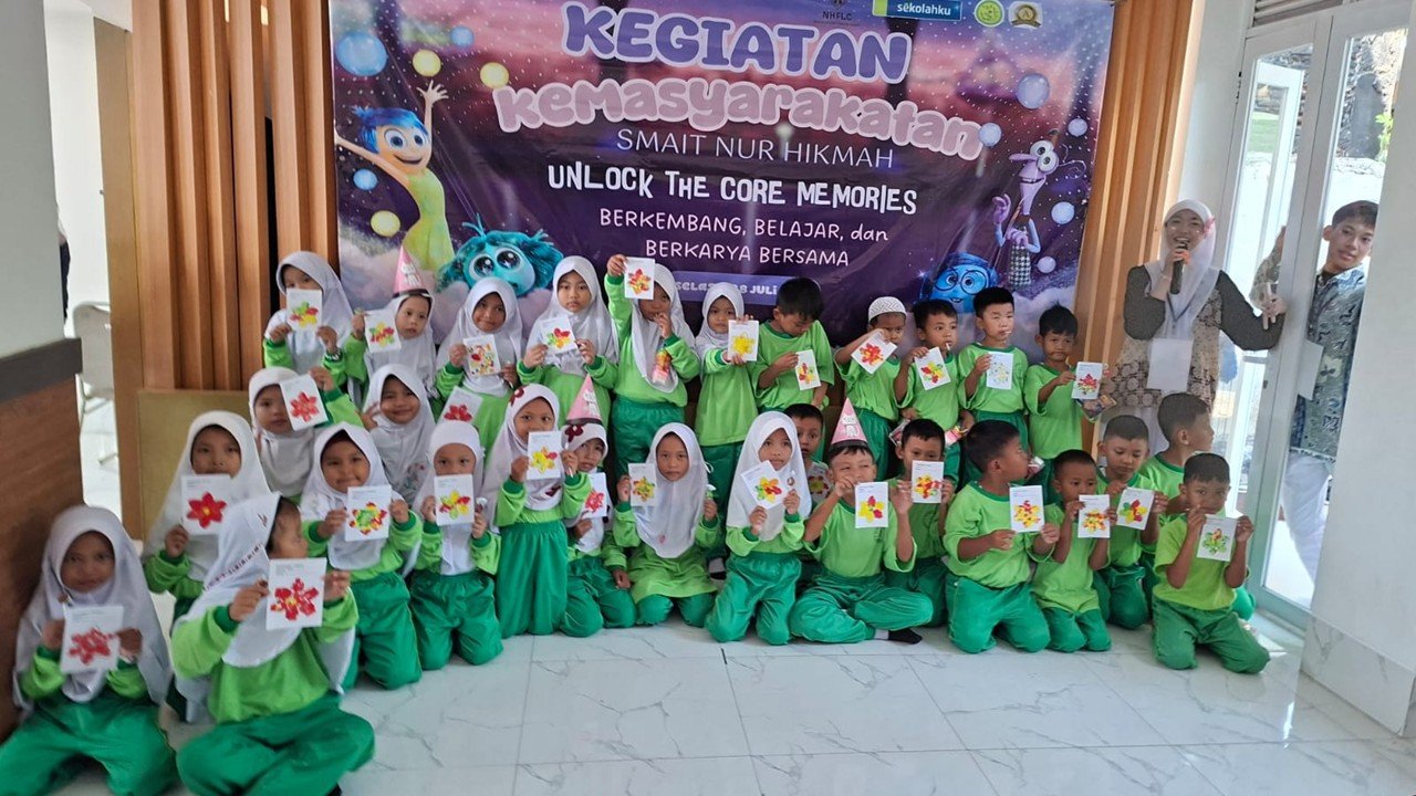 Student for Community: Menumbuhkan Kepedulian Sosial Sejak Hari Pertama di SMAIT Nur Hikmah Bekasi