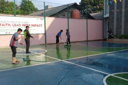 Menyambut Kembali KBM, Nur Hikmah Tuntaskan Pembersihan Abu Vulkanis